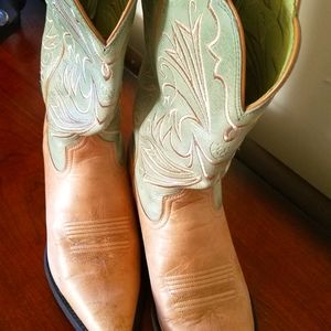 Women's Ariat Heritage X-toe cowgirl boots